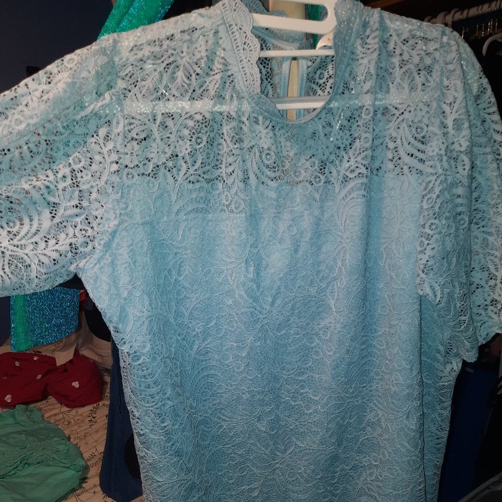 Adiva XL pale blue lace mockneck top